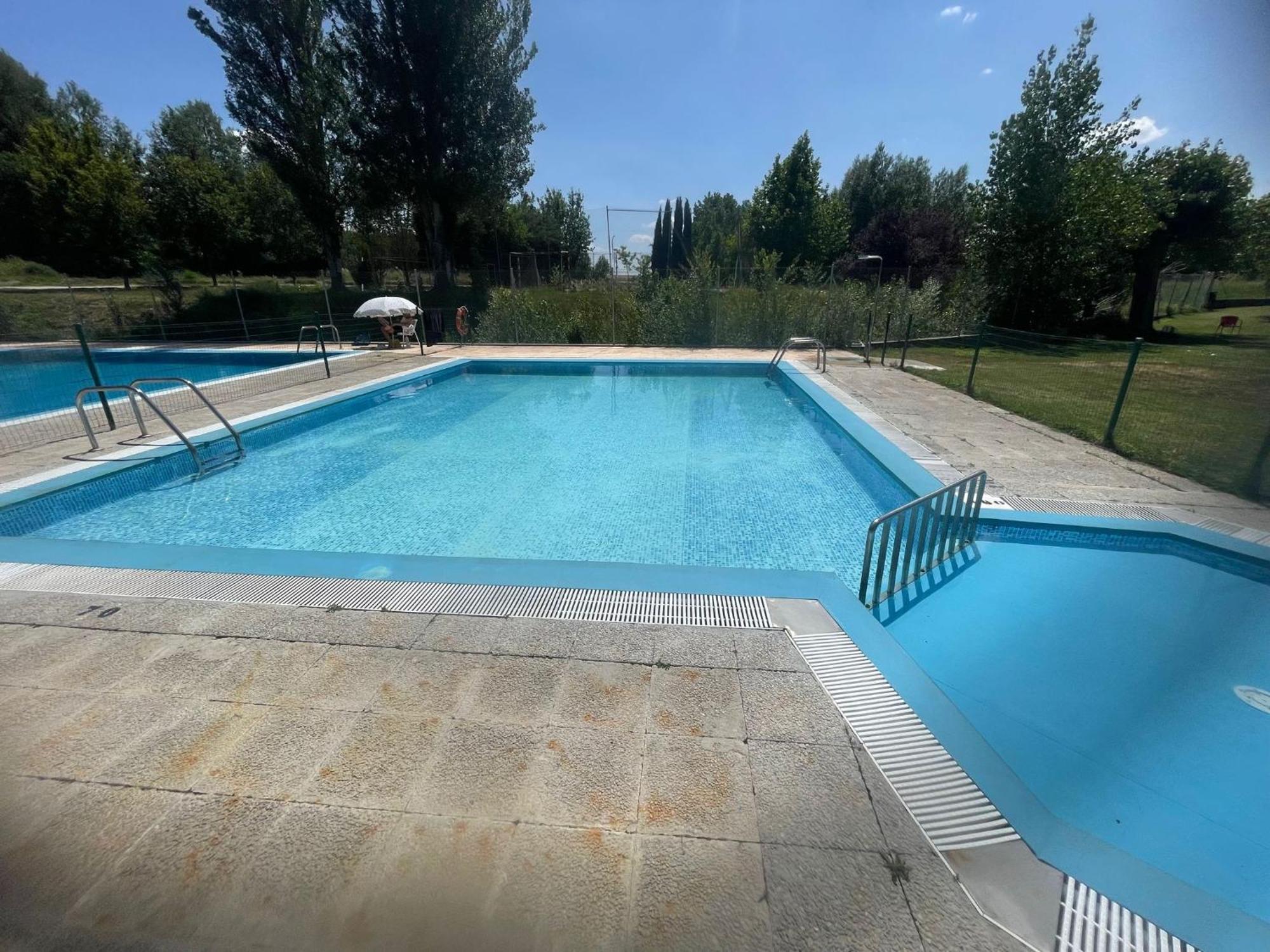 Apartamento Ribera Del Duero Reserva Tubilla del Lago Екстер'єр фото