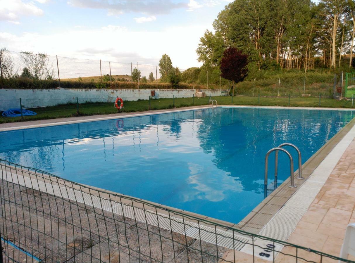 Apartamento Ribera Del Duero Reserva Tubilla del Lago Екстер'єр фото